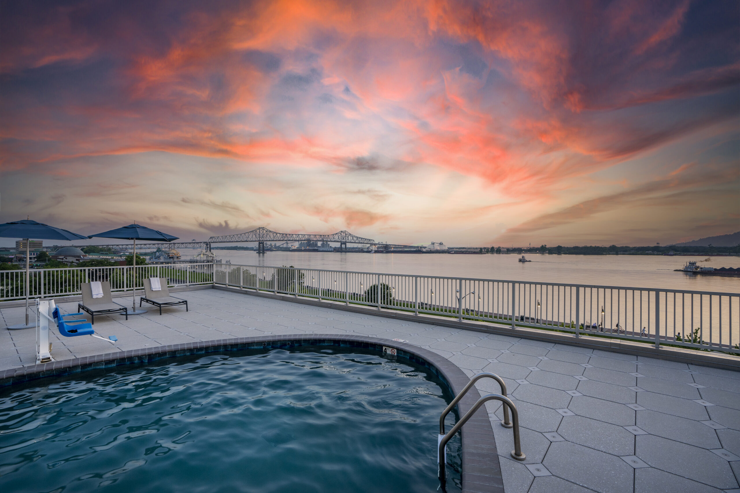 Hotel pool at Hilton Baton Rouge Capitol Center in Louisiana